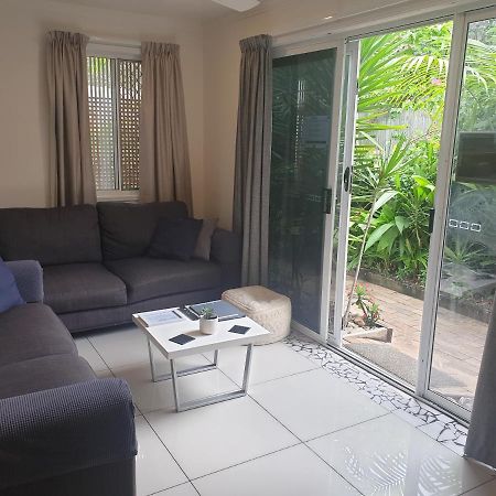 Pet Friendly & Spacious Two Bedroom Guest Unit Caloundra Buitenkant foto