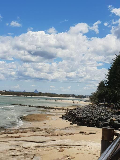 Pet Friendly & Spacious Two Bedroom Guest Unit Caloundra Buitenkant foto